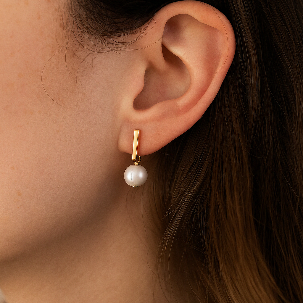The Modern Classic - Fresh water pearl earrings